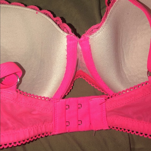 Lace Victoria Secret Demi-Buste Bra - Picture 4 of 4